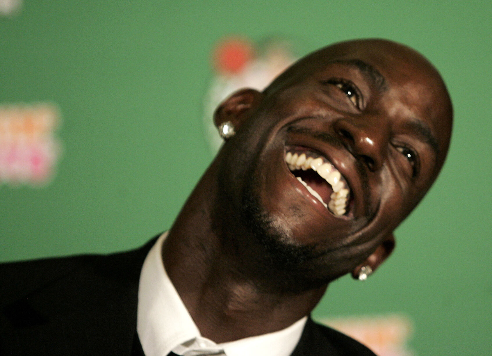 2007: Kevin Garnett traded to Boston Celtics